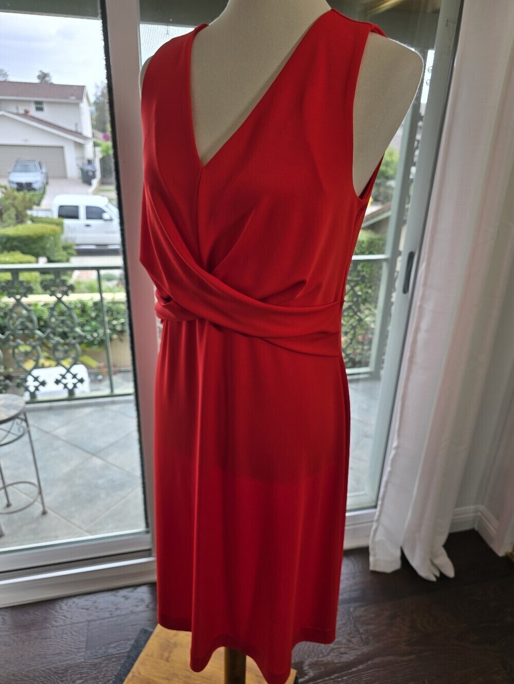 Ann Taylor Sleeveless Red V-Neck Twist Waist Dress